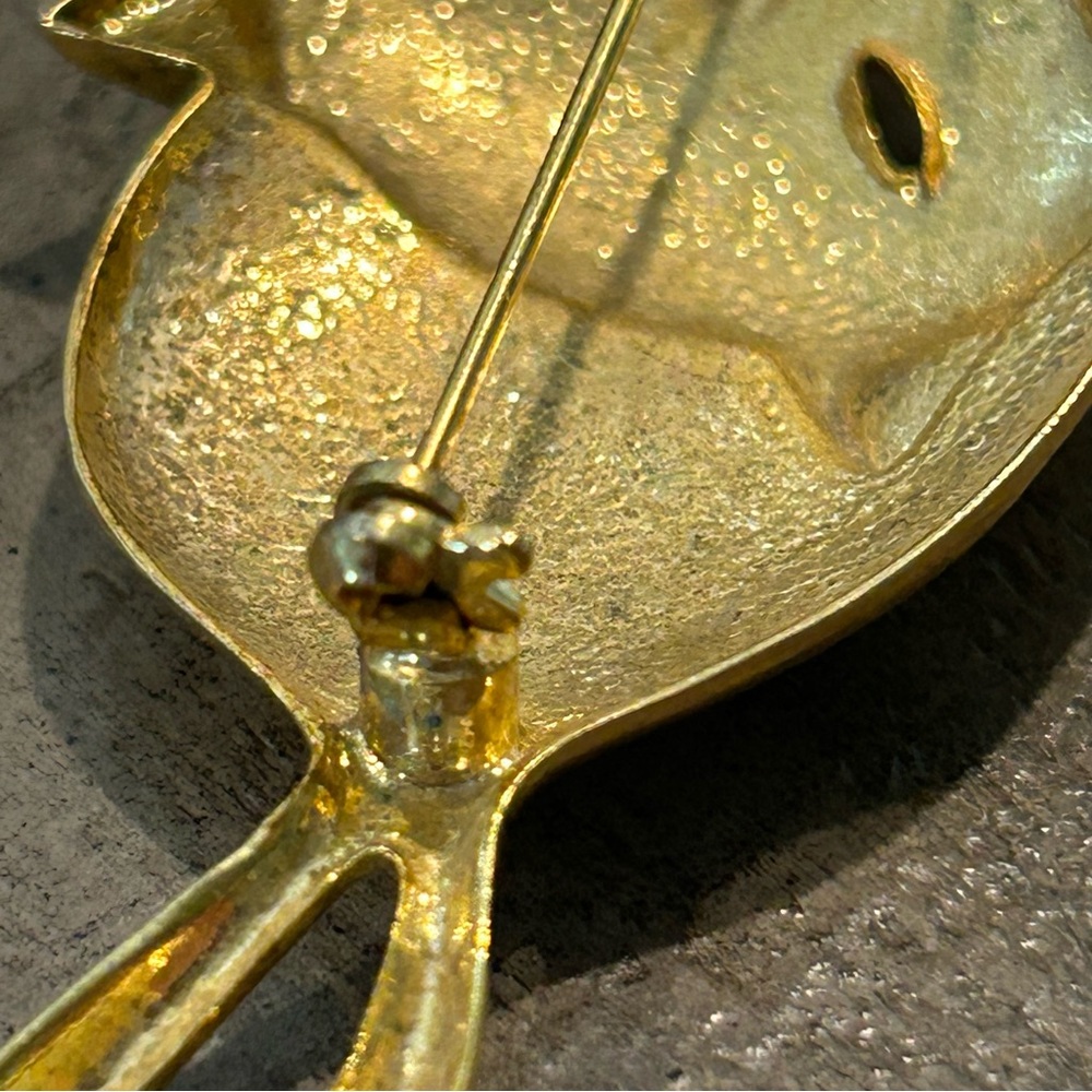 Vintage Gold Cat Pin Brooch Simple Design Fashion Fun - Picture 5 of 6